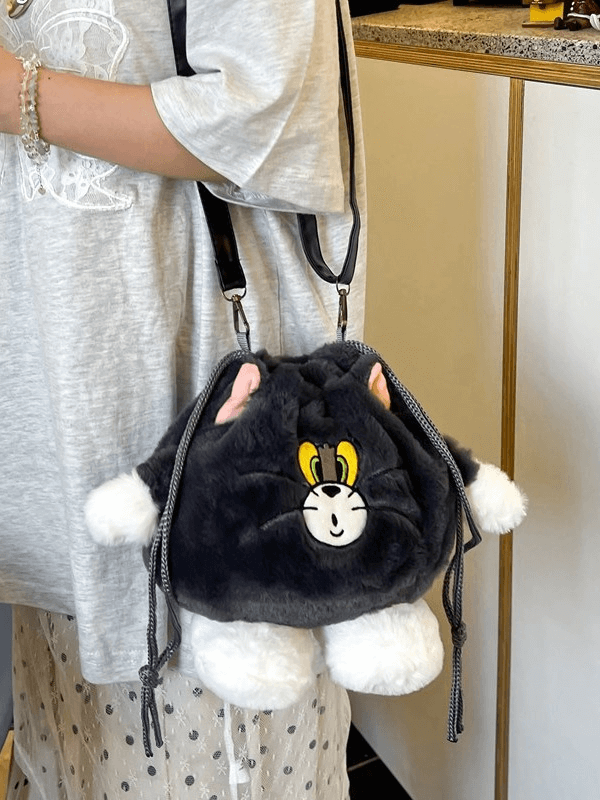 The Allure of Custom Plush Crossbody Bags: A Cozy Trend Guide